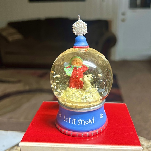 Hallmark Keepsake Ornament • First Snow • Snow Globe • 2002 • New W/Box - Picture 4 of 16